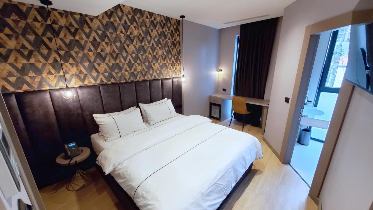 Starlight Hotel Tirana Buitenkant foto