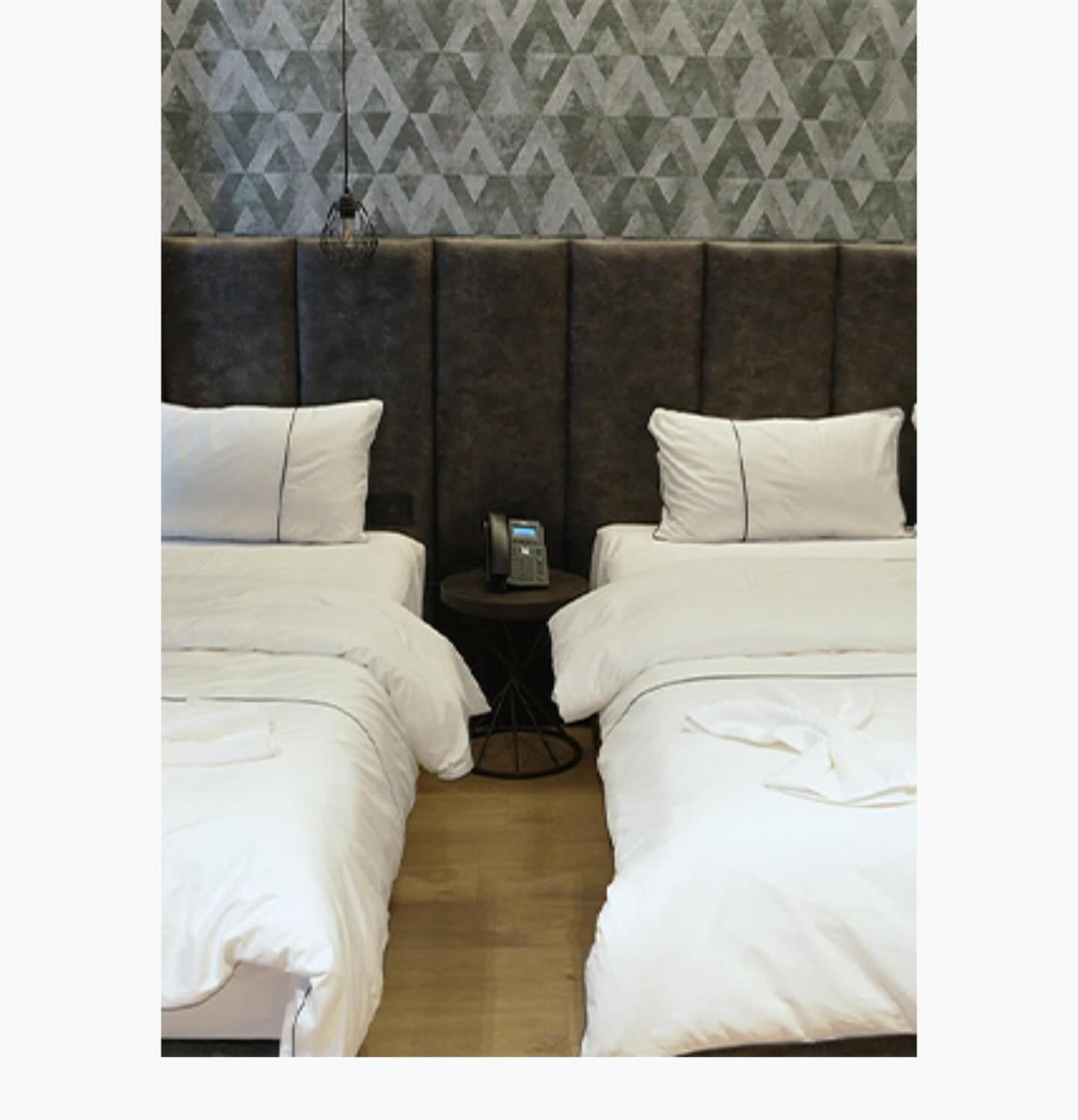 Starlight Hotel Tirana Buitenkant foto
