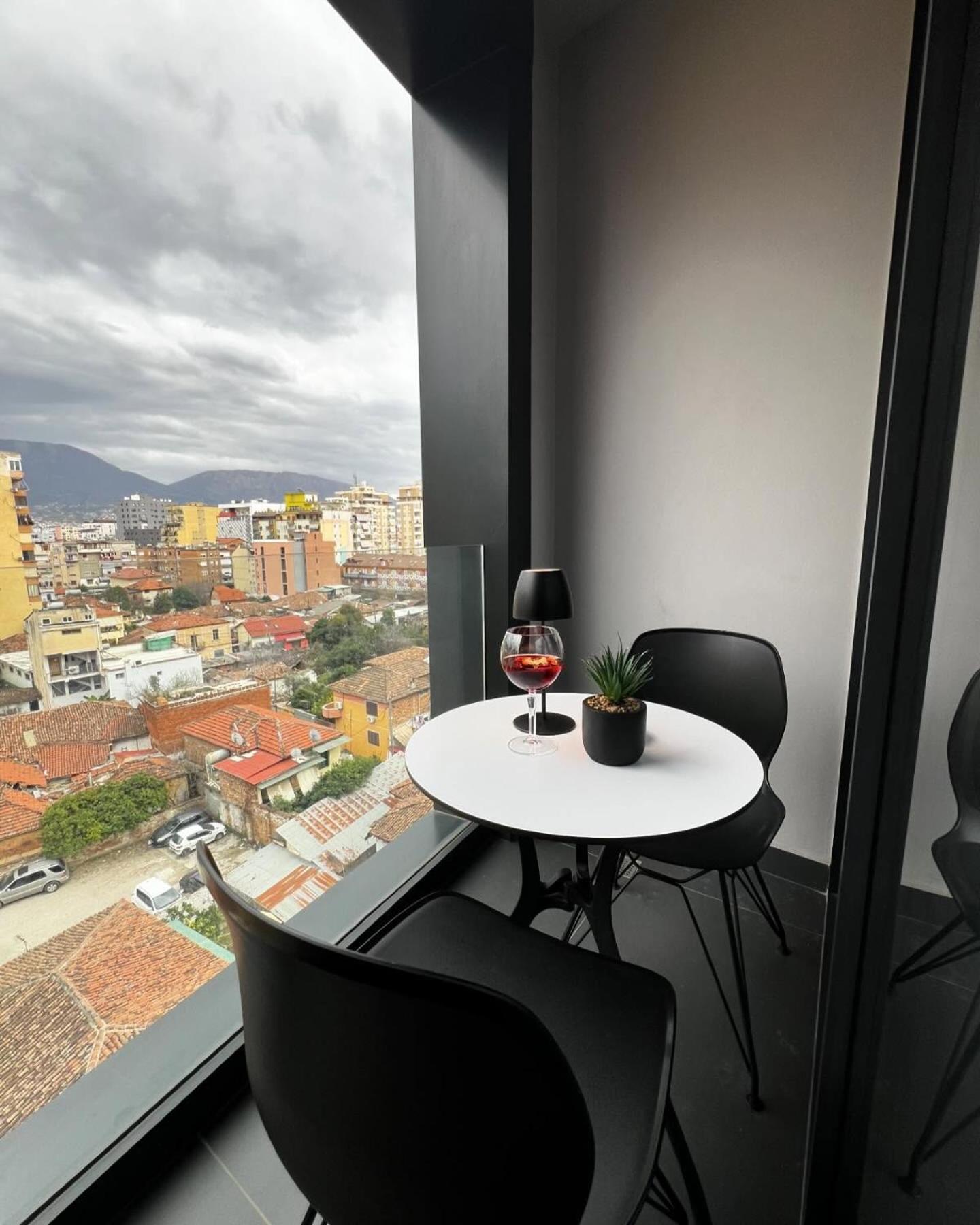 Starlight Hotel Tirana Buitenkant foto